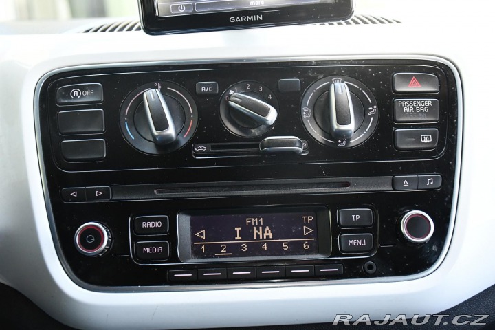 Volkswagen up! 1.0MPI 2x SADA KOL 2015