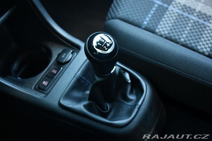 Volkswagen up! 1.0MPI 2x SADA KOL 2015