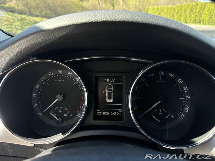 Škoda Superb II, 2.0TDI, DSG, Ambition 2011