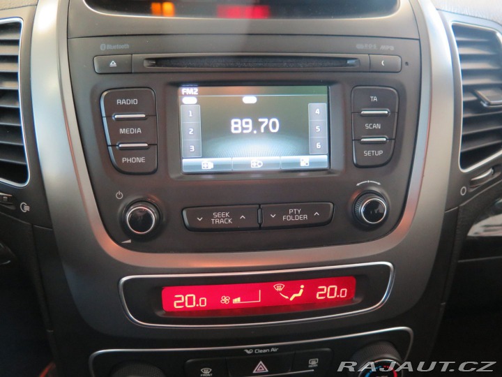 Kia Sorento 2.2CRDi,4x4,kamera,tažné 2013