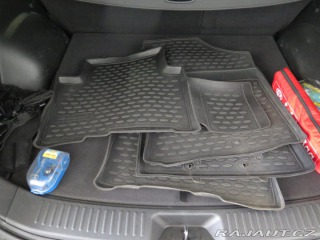 Kia Sorento 2.2CRDi,4x4,kamera,tažné 2013