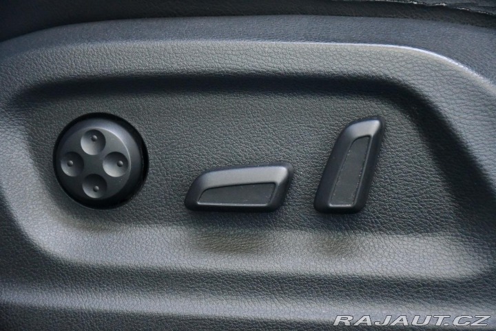 Volkswagen Tiguan 2.0TSI 155kW NAVI TAŽNÉ K 2012