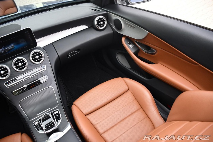 Mercedes-Benz C 220d AMG LED REZERVACE 2018