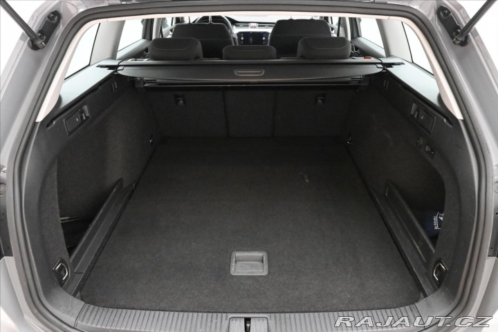 Volkswagen Passat 2,0 TDI 110kW DSG Busines 2022