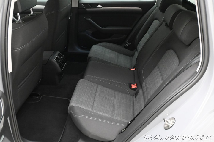 Volkswagen Passat 2,0 TDI 110kW DSG Busines 2022