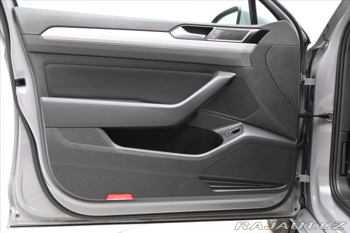 Volkswagen Passat 2,0 TDI 110kW DSG Busines 2022