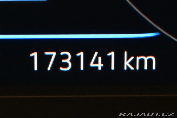 Volkswagen Passat 2,0 TDI 110KW DSG BUSINES 2023