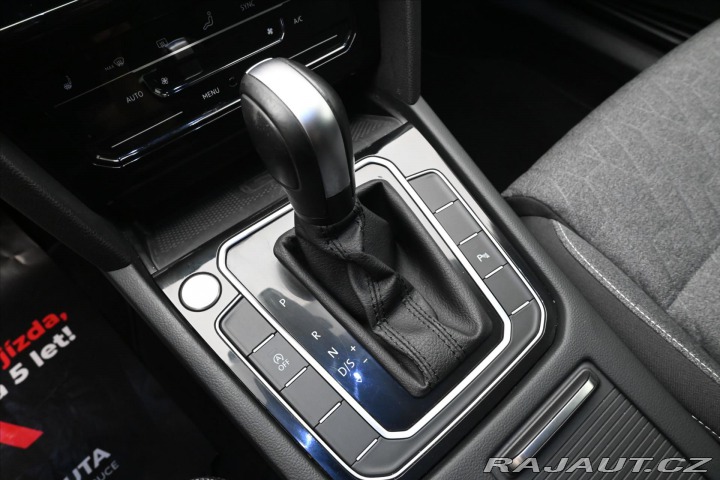Volkswagen Passat 2,0 TDI 110KW DSG BUSINES 2023
