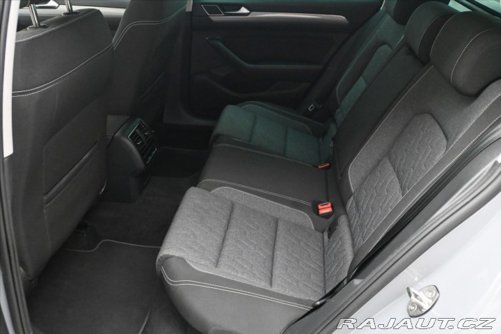 Volkswagen Passat 2,0 TDI 110 kW DSG Busine 2022