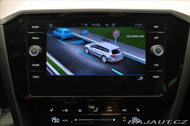 Volkswagen Passat 2,0 TDI 110 kW DSG Busine 2022