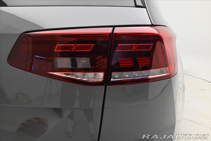 Volkswagen Passat 2,0 TDI 110 kW DSG Busine 2022