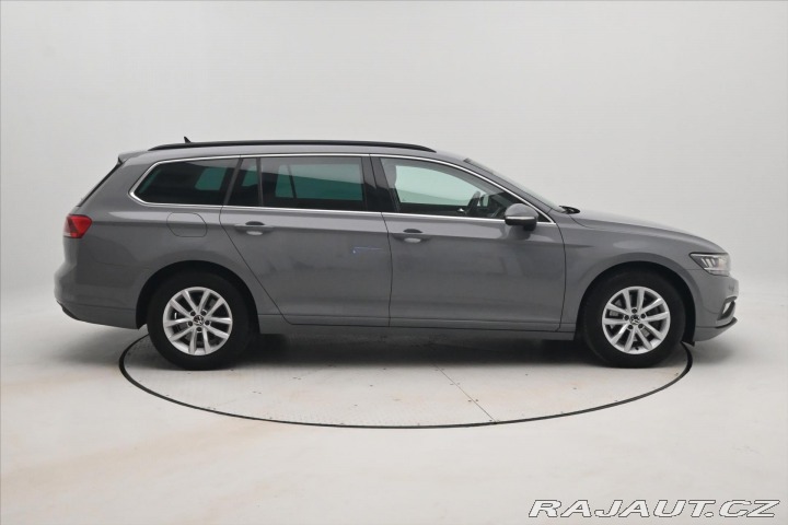 Volkswagen Passat 2,0 TDI 110kW DSG Busines 2022