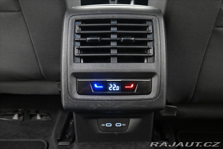 Volkswagen Golf 2,0 TDI 110 kW Life Záruk 2023