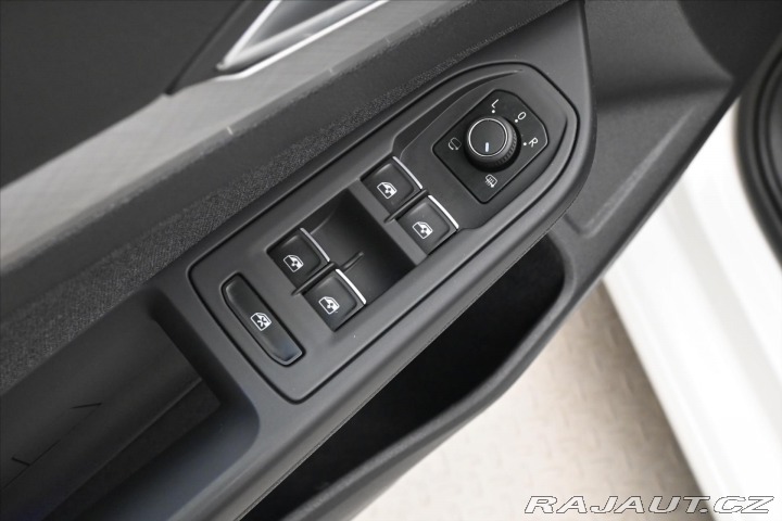 Volkswagen Golf 2,0 TDI 110 kW Life Záruk 2023