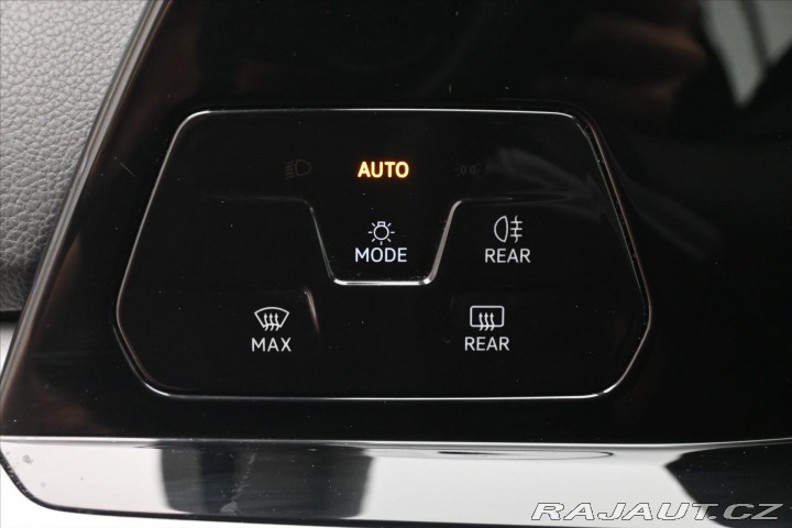 Volkswagen Golf 2,0 TDI 110 kW Life Záruk 2023