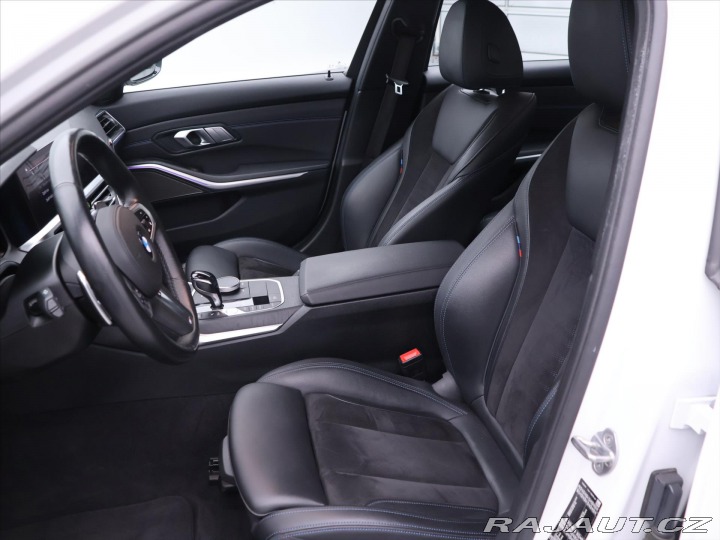 BMW 3 2.0 330i 190kW M-Sport CZ 2021