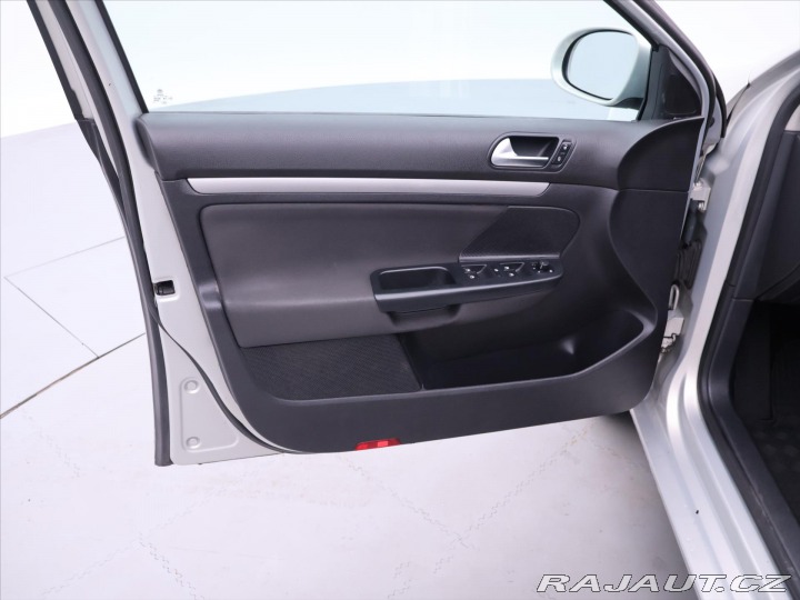 Volkswagen Golf Variant 1,6 TDI 77kW DSG 2010