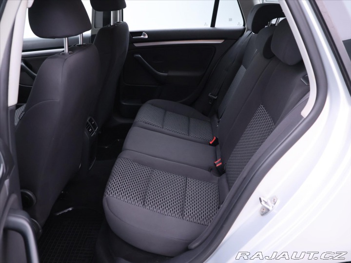 Volkswagen Golf Variant 1,6 TDI 77kW DSG 2010