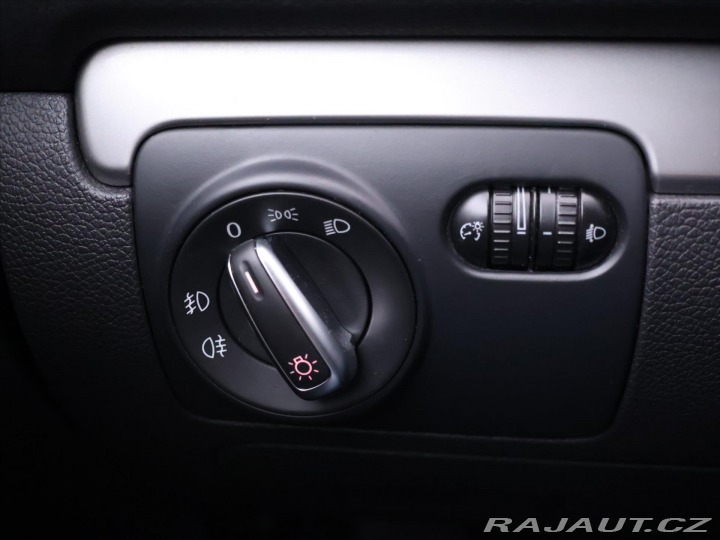 Volkswagen Golf Variant 1,6 TDI 77kW DSG 2010