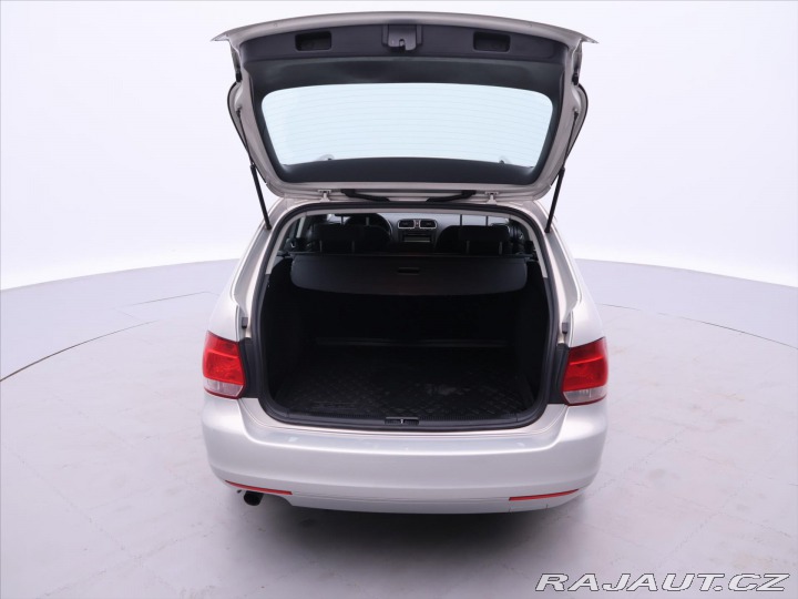 Volkswagen Golf Variant 1,6 TDI 77kW DSG 2010