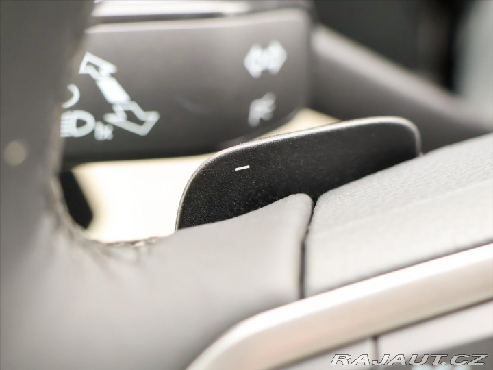 Volkswagen Multivan 2,0 TDI DSG Long Style 7- 2026