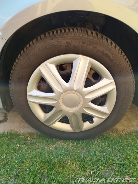 Volkswagen Passat 2,0   TDI 103KW, tempomat 2013