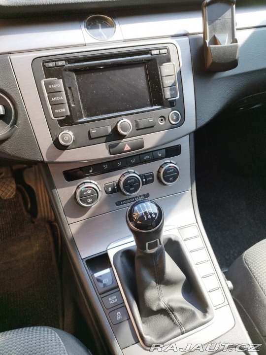 Volkswagen Passat 2,0   TDI 103KW, tempomat 2013