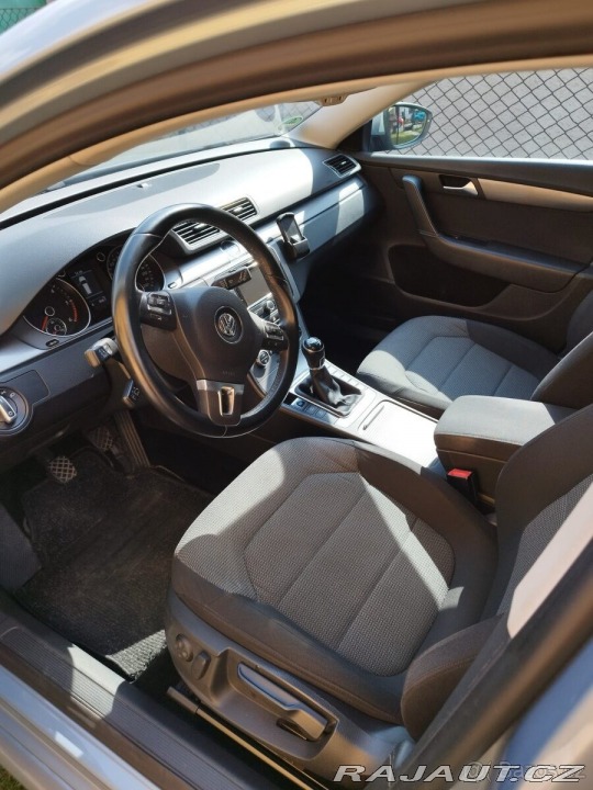 Volkswagen Passat 2,0   TDI 103KW, tempomat 2013