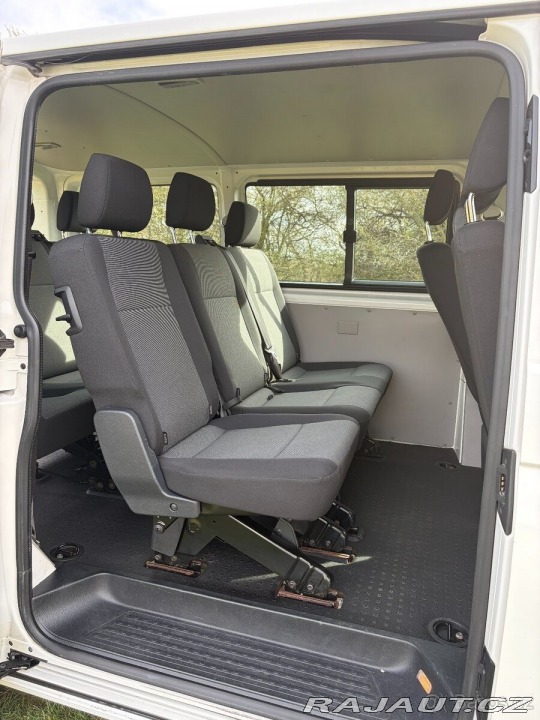 Volkswagen Transporter 2,0 T6 TDI DSG / 9 míst 2017