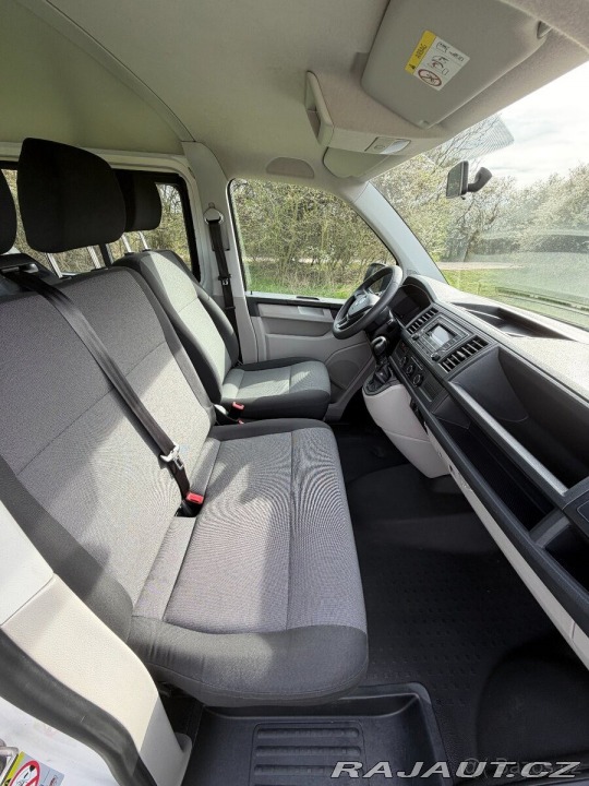 Volkswagen Transporter 2,0 T6 TDI DSG / 9 míst 2017
