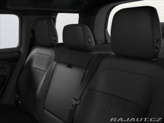 Land Rover Defender 4,4 110 OCTA Black P635 V 2026