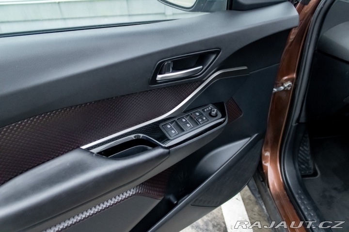 Toyota C-HR / 1.8/ Hybrid/ Executive 2017