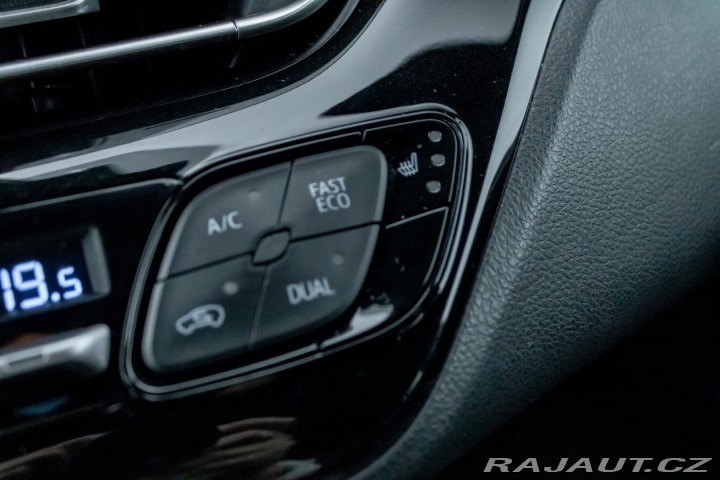 Toyota C-HR / 1.8/ Hybrid/ Executive 2017