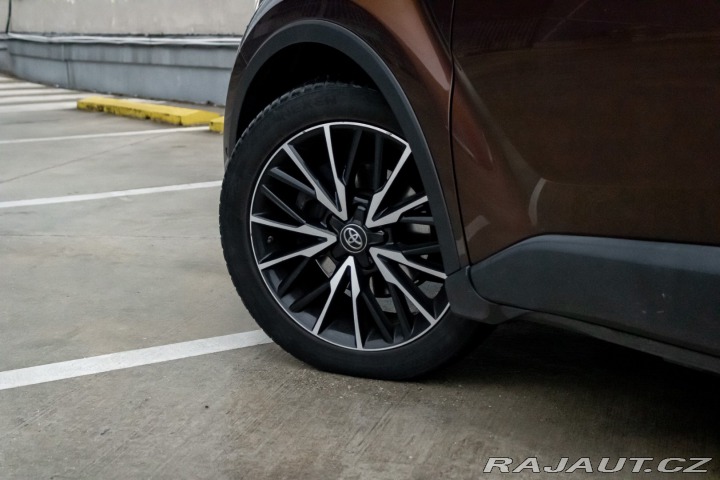 Toyota C-HR 1.8 Hybrid Executive Aut 2017