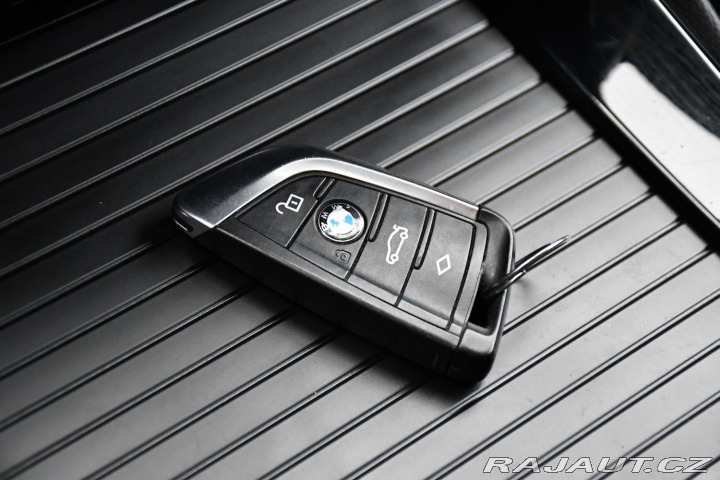 BMW X3 XDRIVE20D HK CARPLAY HUD 2019