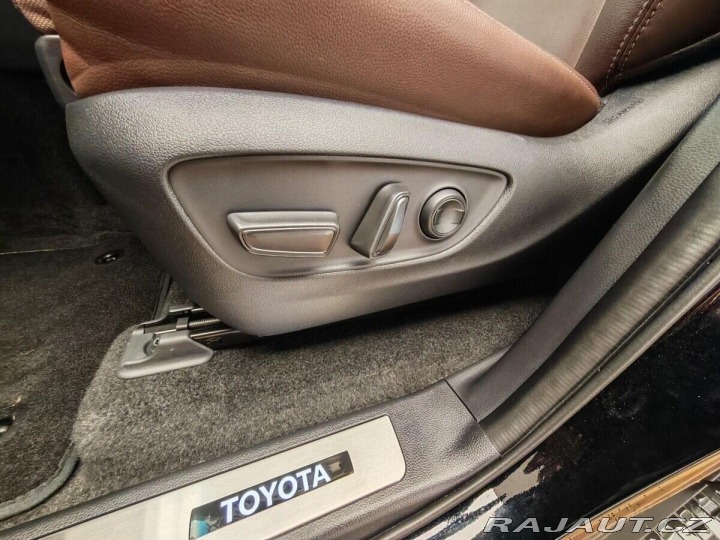 Toyota Land Cruiser 2.8 D-4D 204 k Executive 2025