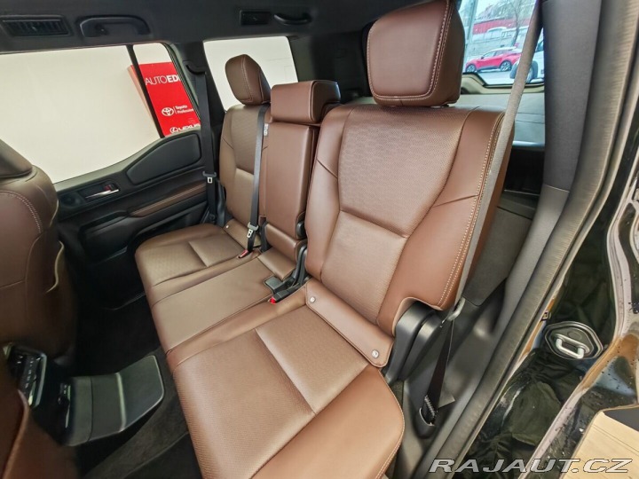 Toyota Land Cruiser 2.8 D-4D 204 k Executive 2025