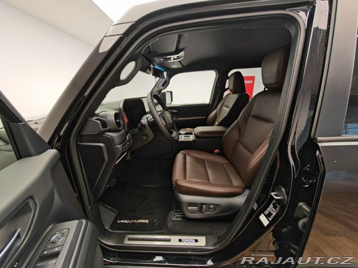 Toyota Land Cruiser 2.8 D-4D 204 k Executive 2025