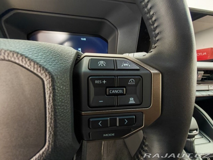 Toyota Land Cruiser 2.8 D-4D 204 k Executive 2025