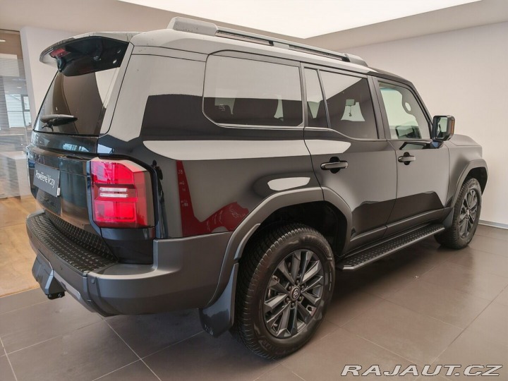 Toyota Land Cruiser 2.8 D-4D 204 k Executive 2025