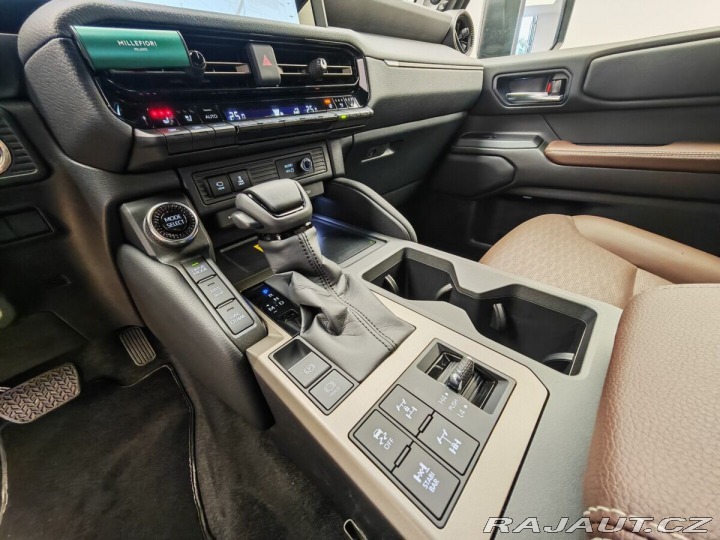 Toyota Land Cruiser 2.8 D-4D 204 k Executive 2025