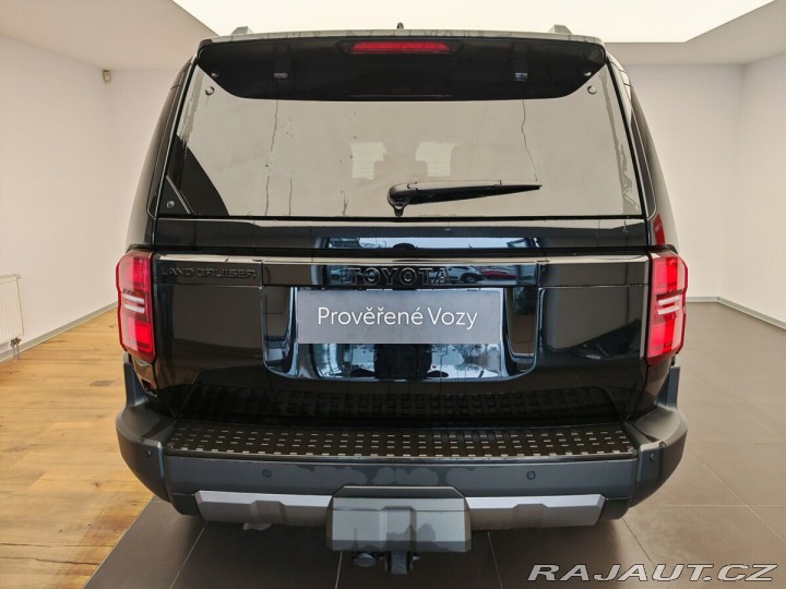 Toyota Land Cruiser 2.8 D-4D 204 k Executive 2025