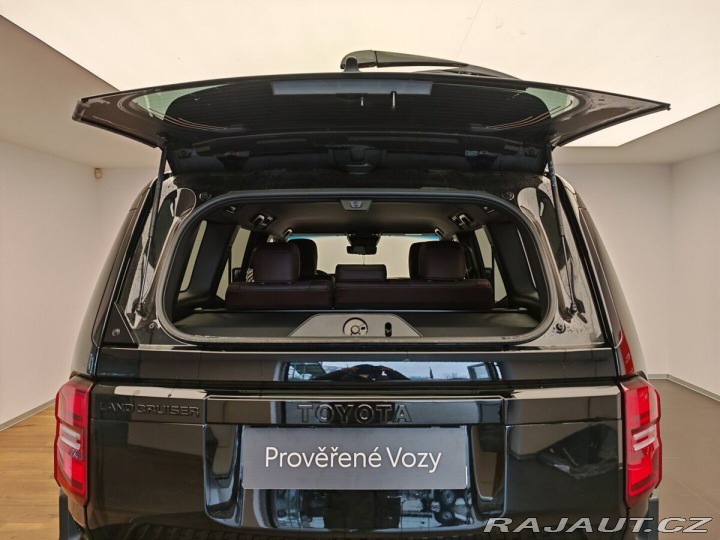 Toyota Land Cruiser 2.8 D-4D 204 k Executive 2025