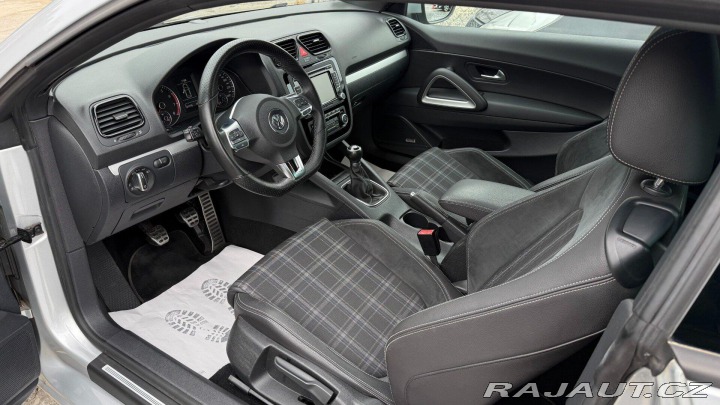 Volkswagen Scirocco 1.4TSI 90kW REZERVOVANO 2011