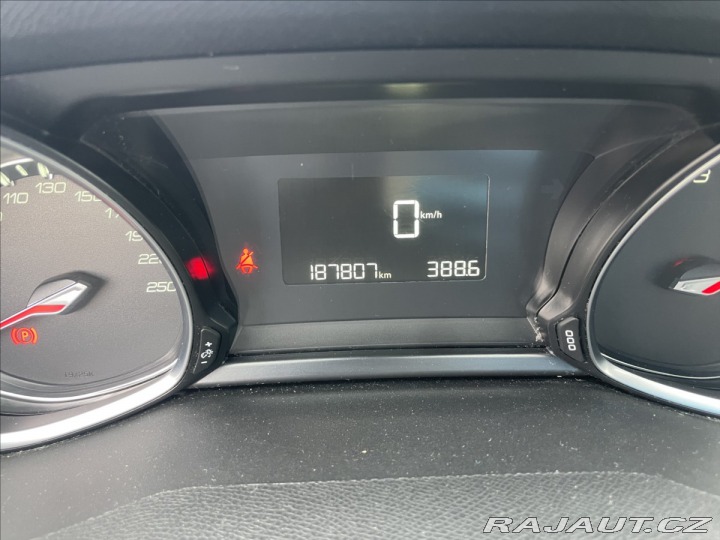 Peugeot 308 1,6 BHDi 88kw Allure LED 2014