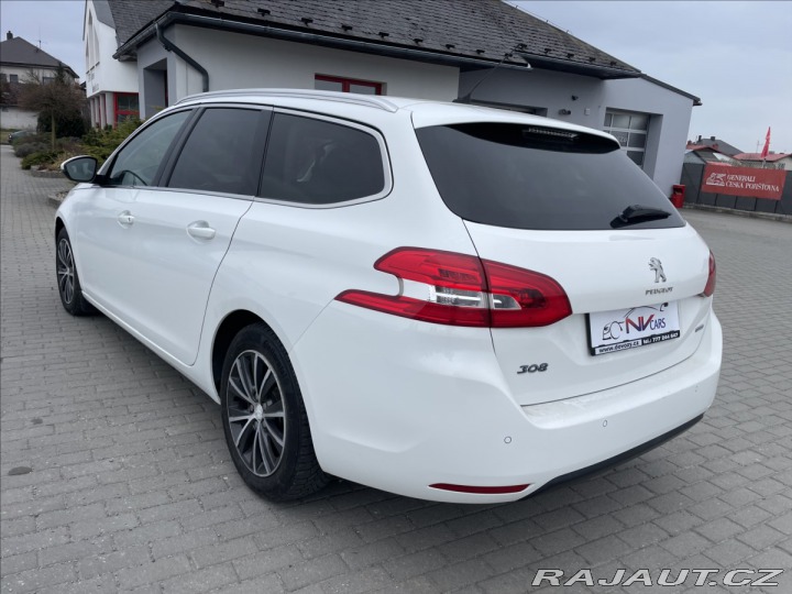 Peugeot 308 1,6 BHDi 88kw Allure LED 2014