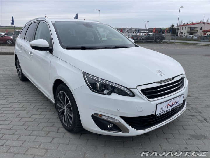 Peugeot 308 1,6 BHDi 88kw Allure LED 2014