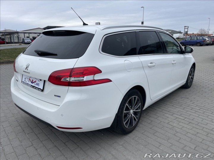 Peugeot 308 1,6 BHDi 88kw Allure LED 2014