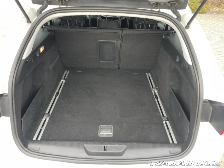 Peugeot 308 1,6 BHDi 88kw Allure LED 2014