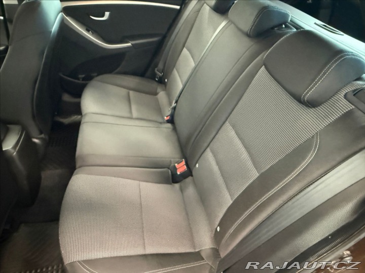 Hyundai i30 1,6 i TRIKOLOR 1.MAJITEL 2017